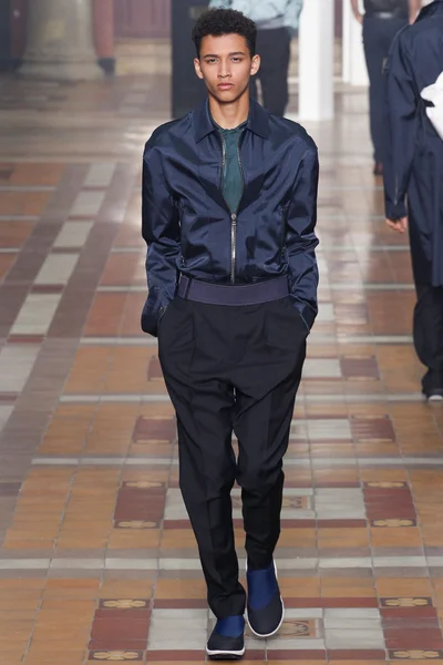 Look 27